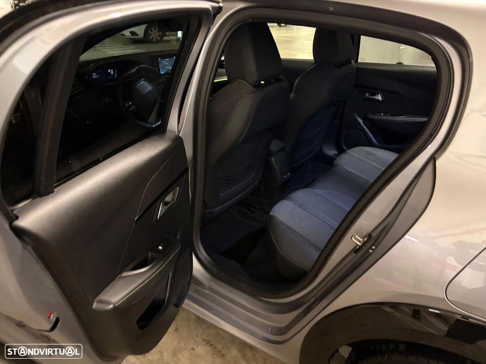 Peugeot e-208 GT - 6