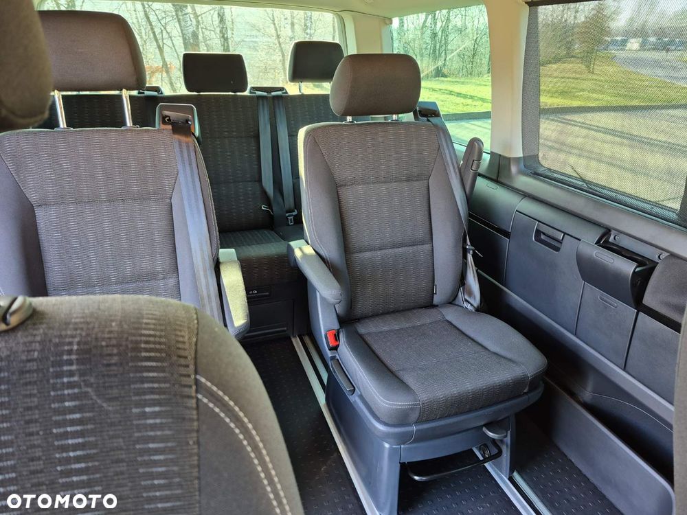 Volkswagen Multivan - 14
