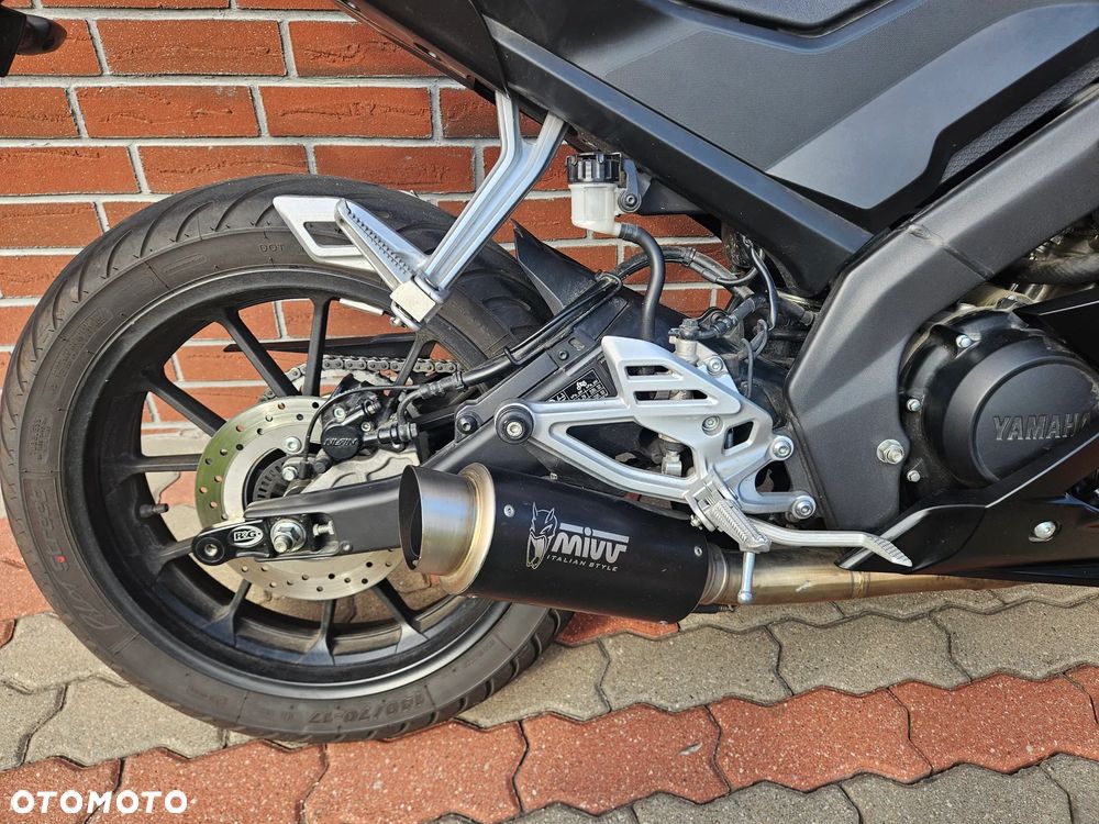 Yamaha YZF - 8