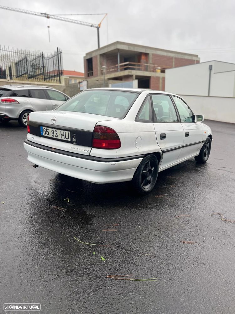 Opel Astra 1.4i 16V - 5
