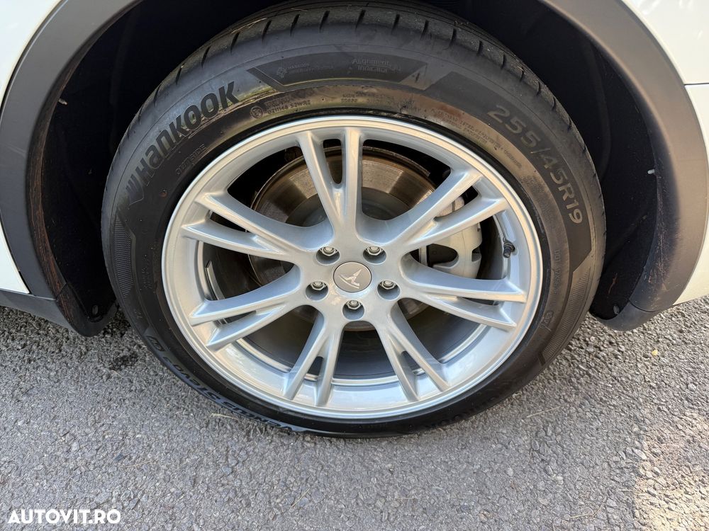 Tesla Model Y RWD - 11