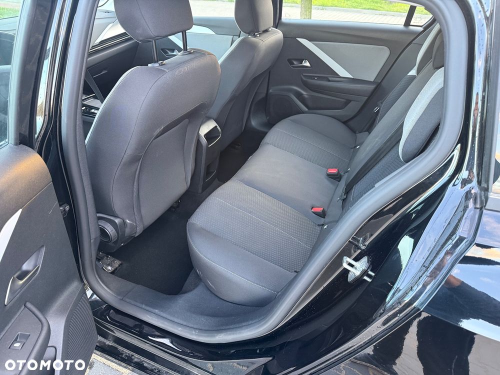 Opel Astra 1.2 T Elegance S&S - 10