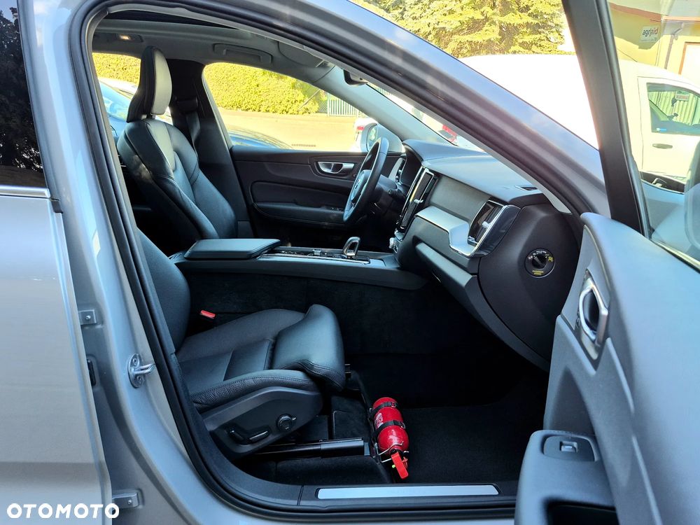 Volvo XC 60 T6 AWD Plug-In Hybrid Inscription - 11