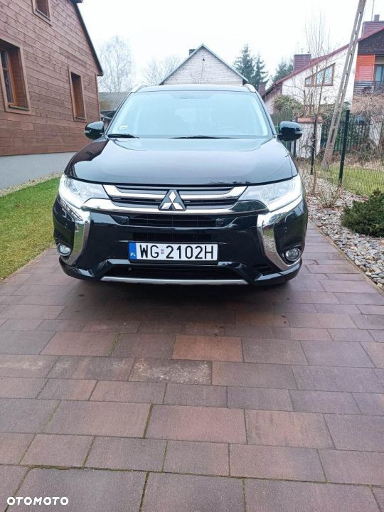 Mitsubishi Outlander - 2