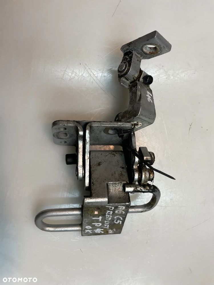 ZAWIAS DRZWI PRAWY TYŁ AUDI A6 C5 FL KOMBI PRZEDLIFT - 1