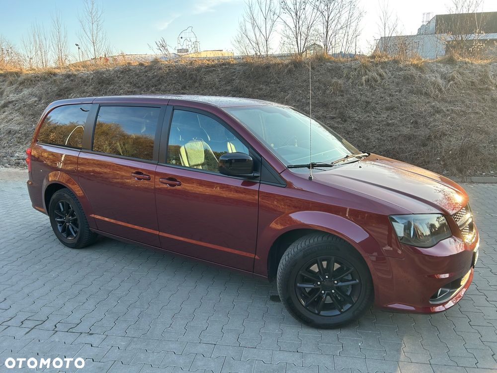 Dodge Grand Caravan - 5
