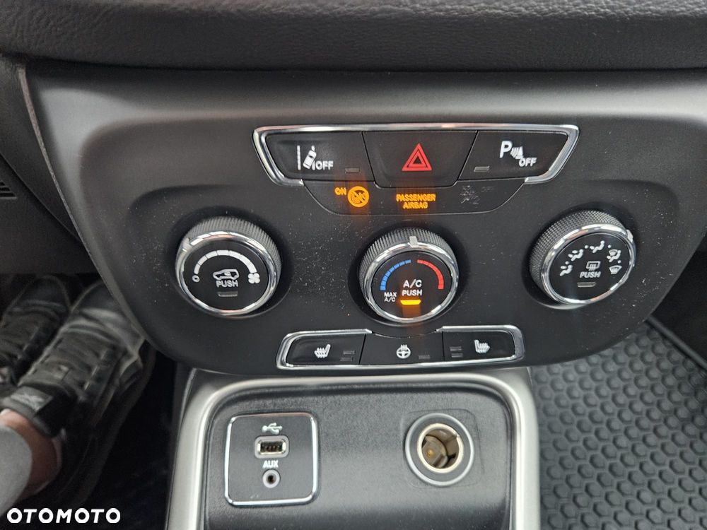 Jeep Compass 1.4 MultiAir Longitude - 26