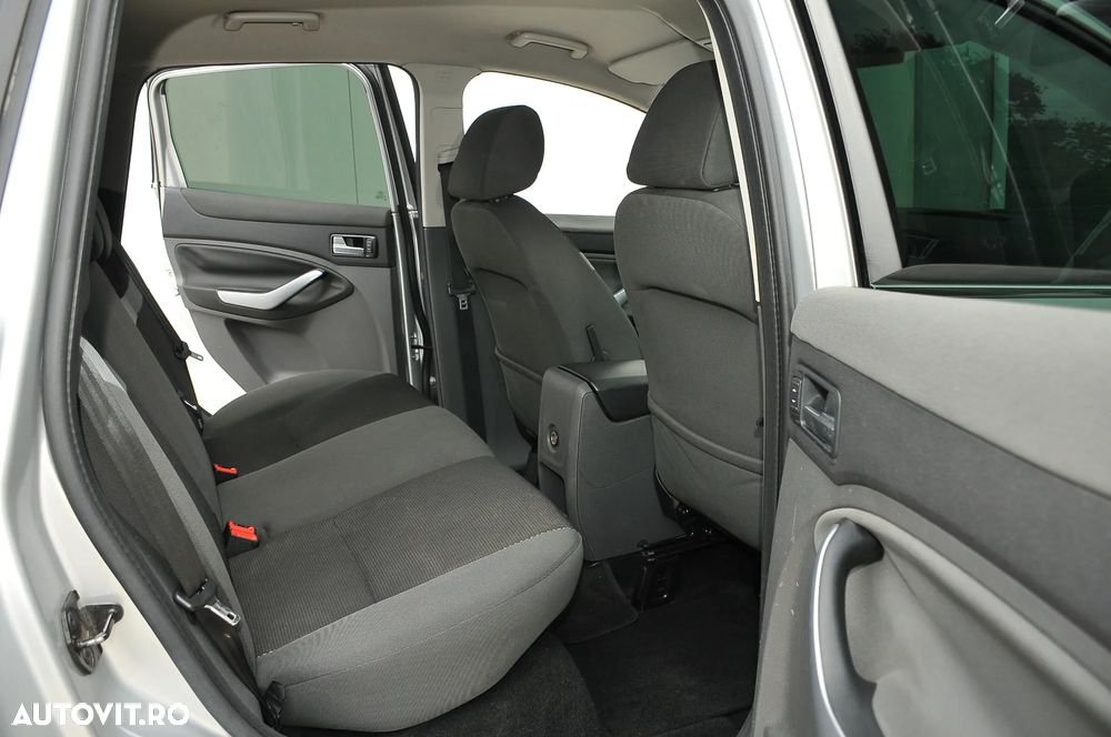 Ford Kuga - 6