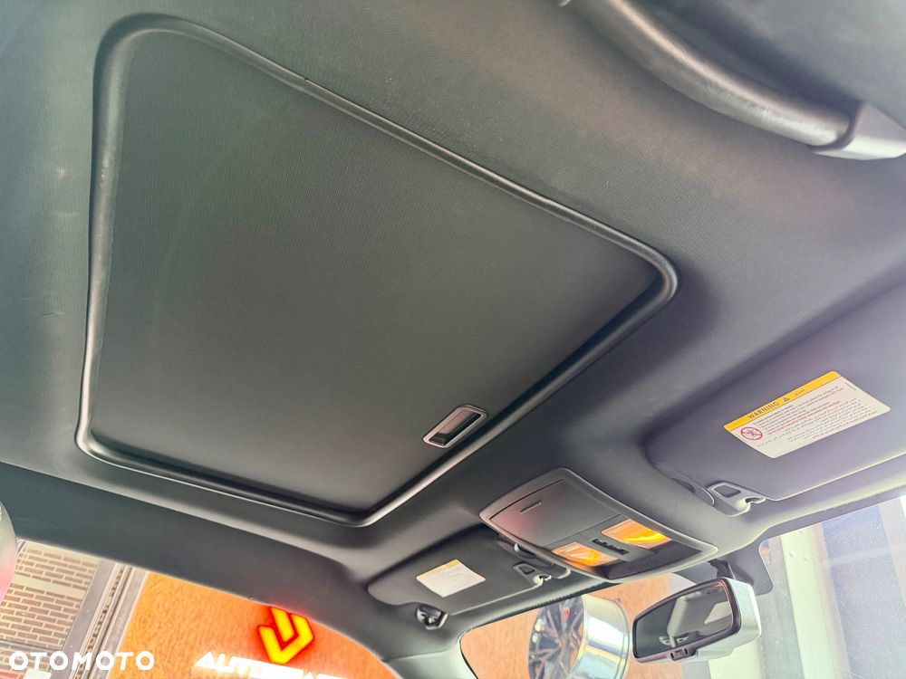 Dodge Challenger 6.1 SRT8 - 34