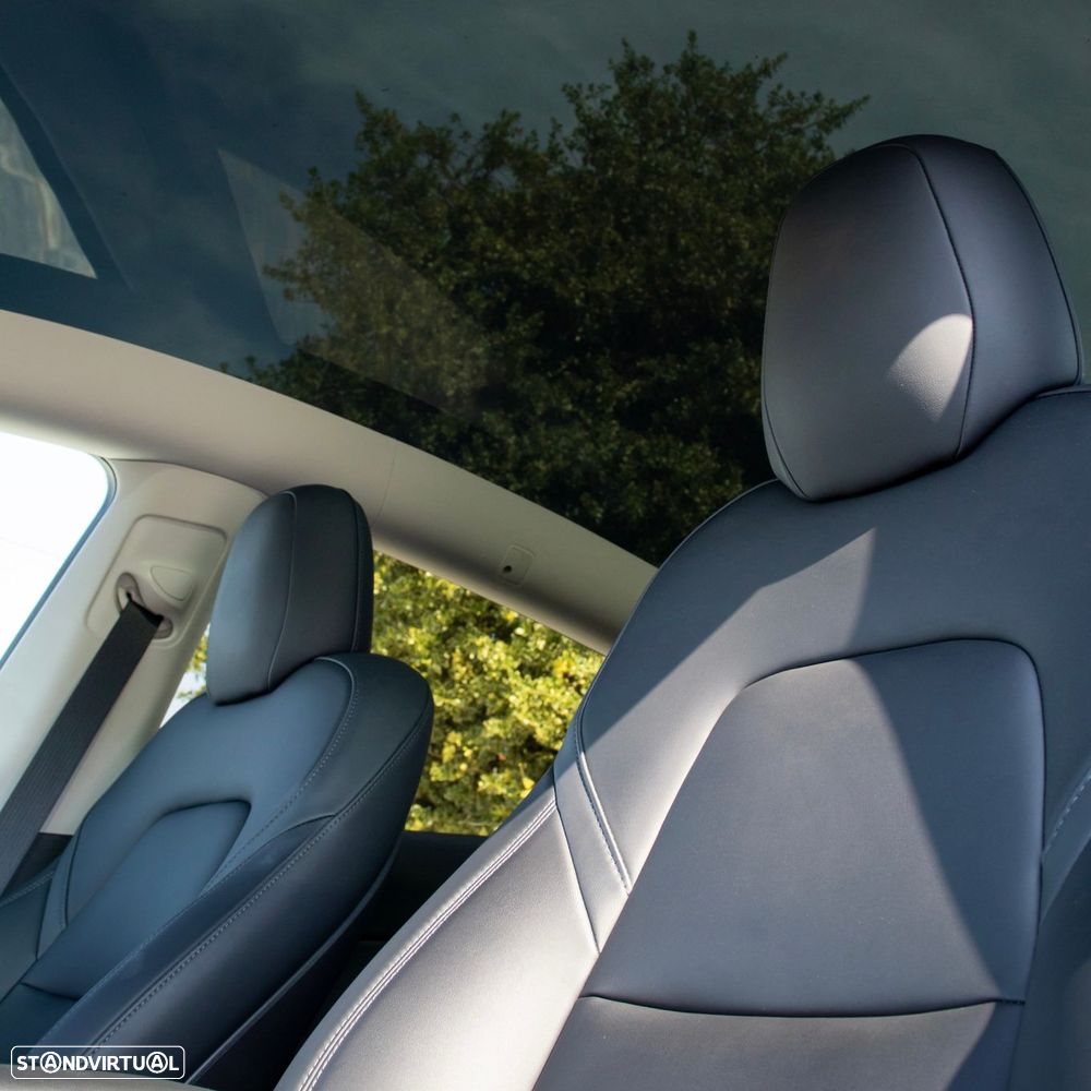 Tesla Model Y Long Range Dual Motor AWD - 18