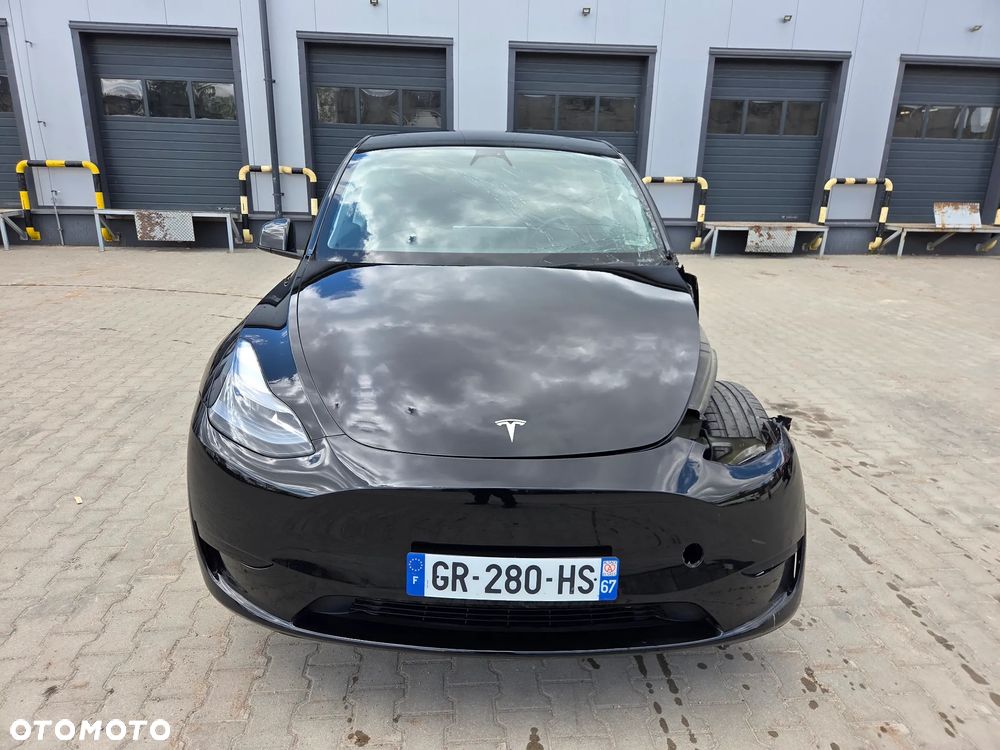 Tesla Model Y - 7