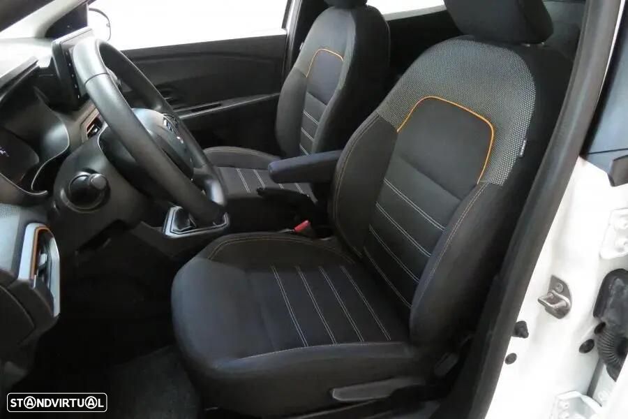 Dacia Sandero 1.0 TCe Essential - 24
