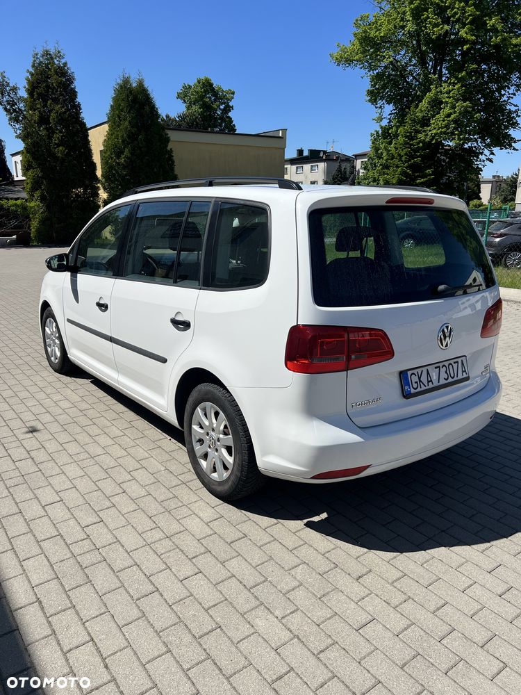 Volkswagen Touran - 4