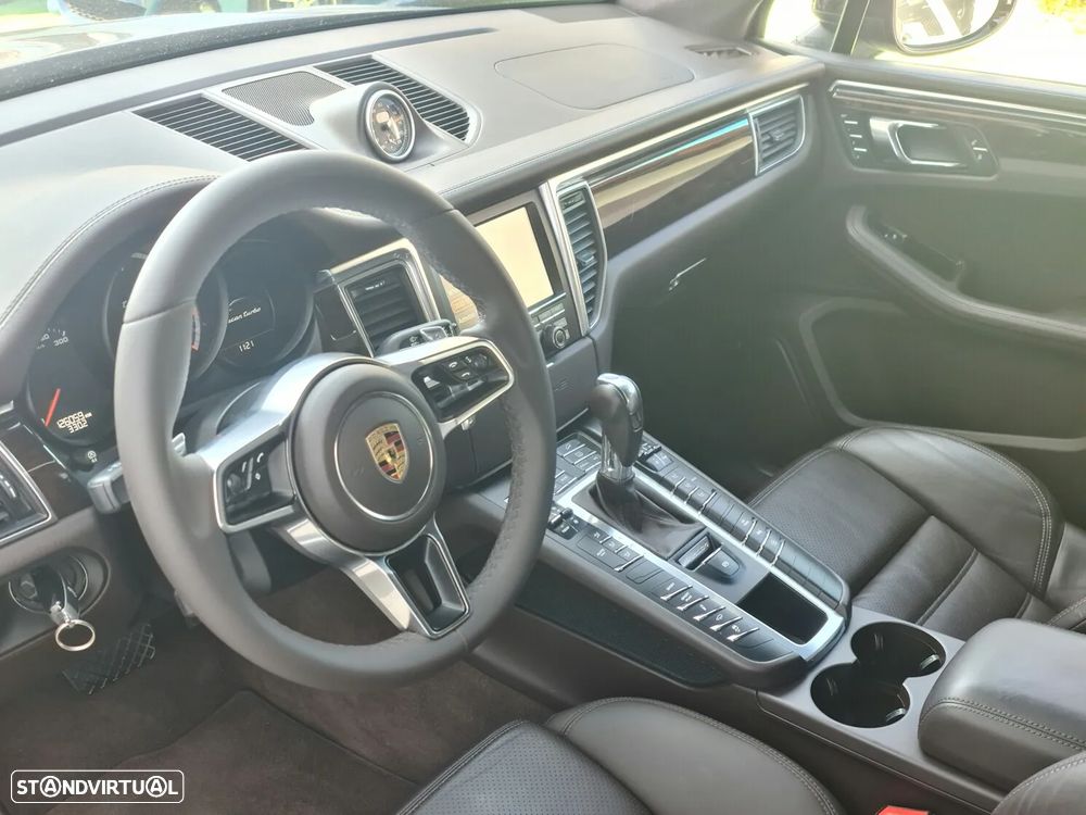 Porsche Macan Turbo - 11