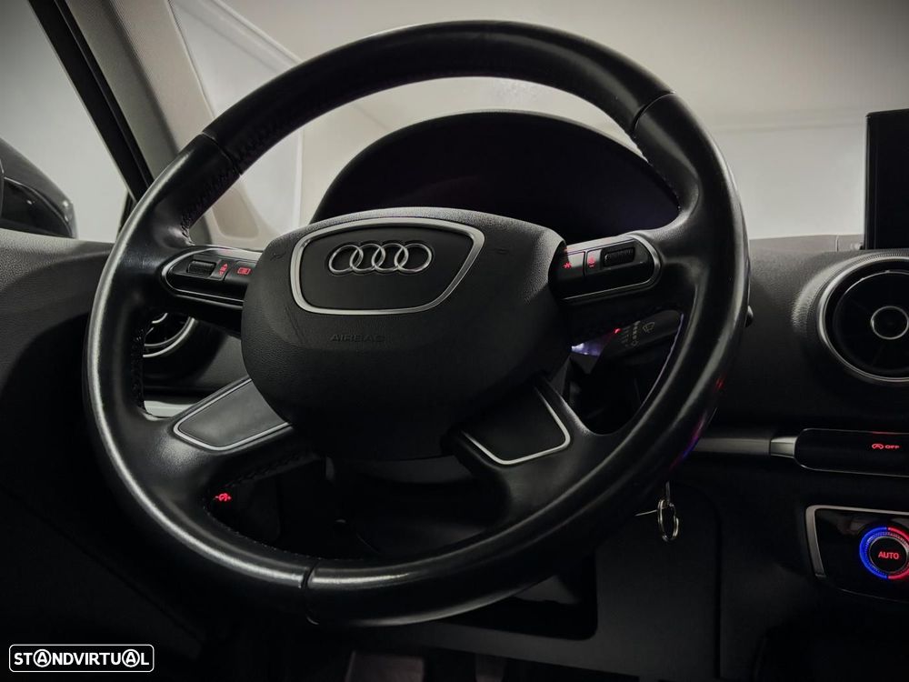 Audi A3 1.6 TDI S-line - 12