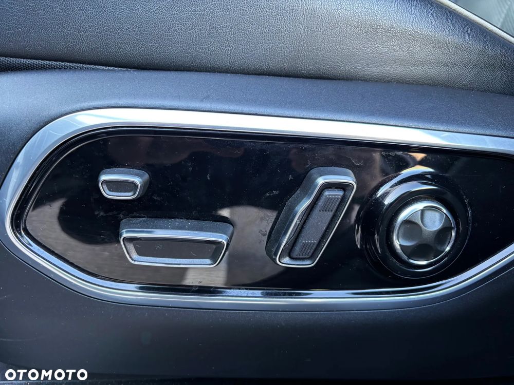 Jeep Grand Cherokee - 35