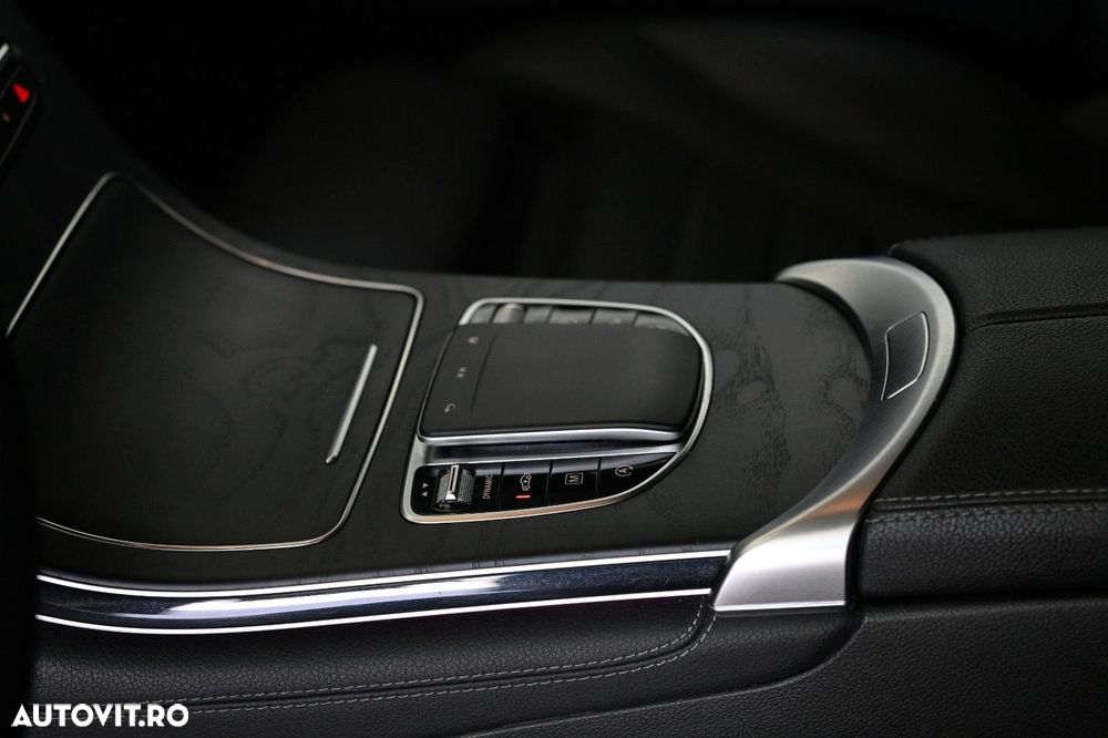 Mercedes-Benz GLC Coupe 300 4Matic 9G-TRONIC Exclusive - 30