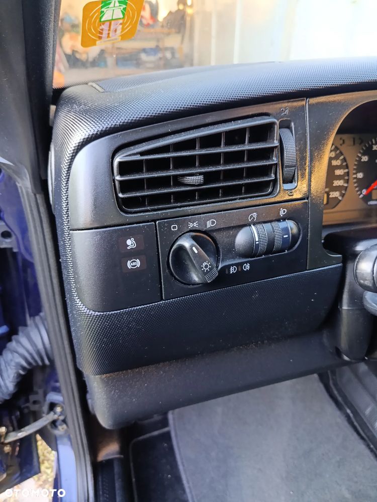 Volkswagen Golf Cabrio - 17