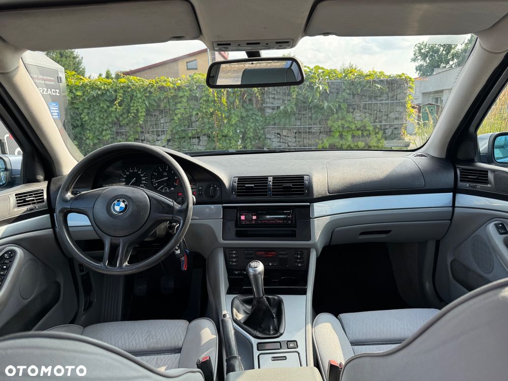 BMW Seria 5 520i - 7