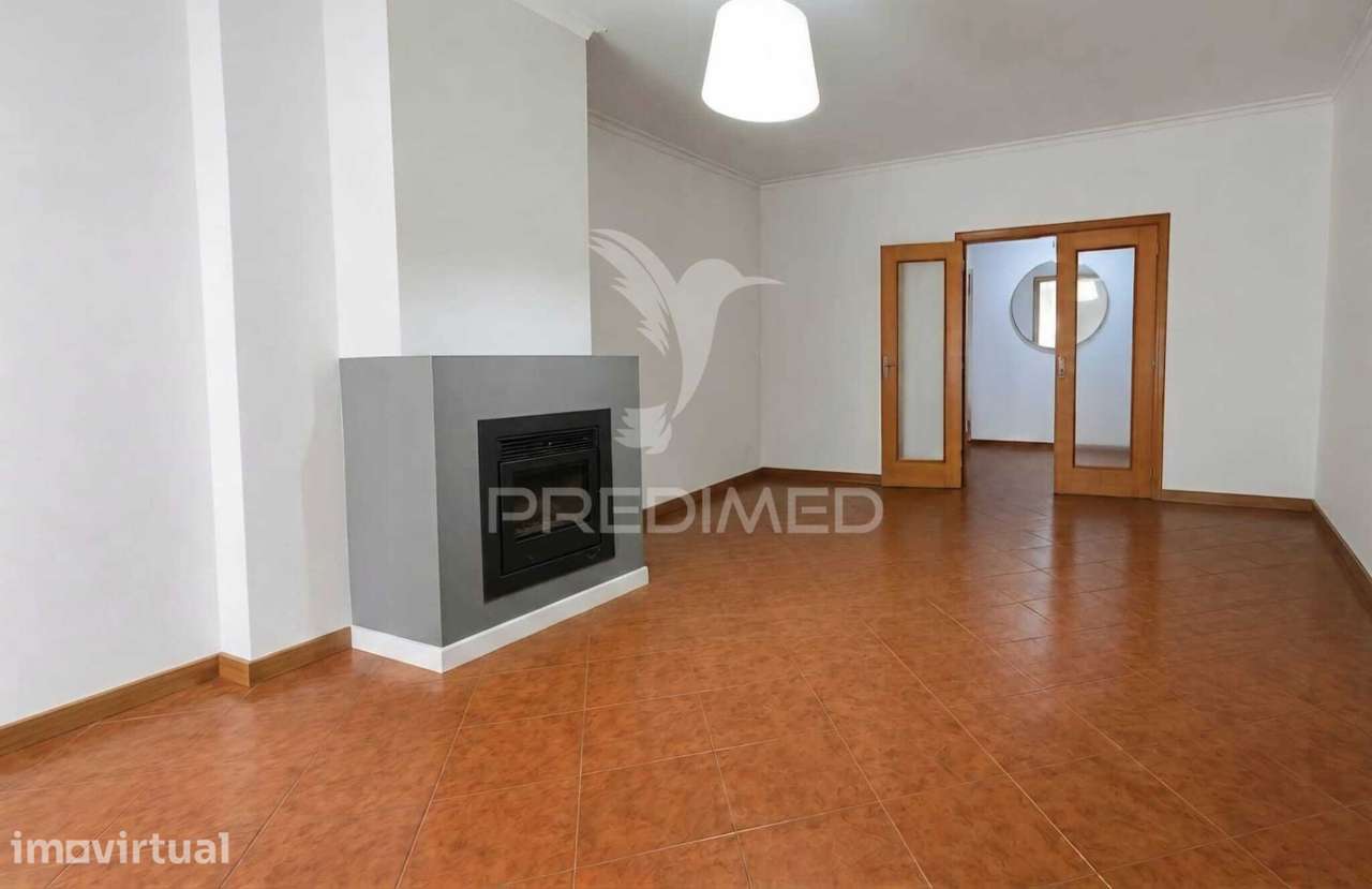 Apartamento T3 com Garagem para 2 Carros e Arrecadação - Grande imagem: 3/20