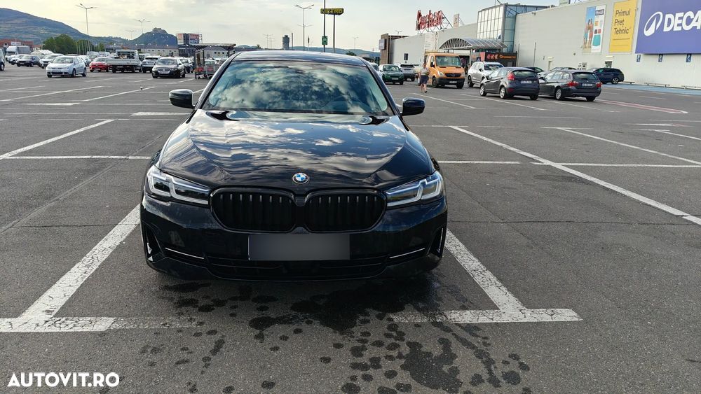 BMW Seria 5 530i AT MHEV - 18