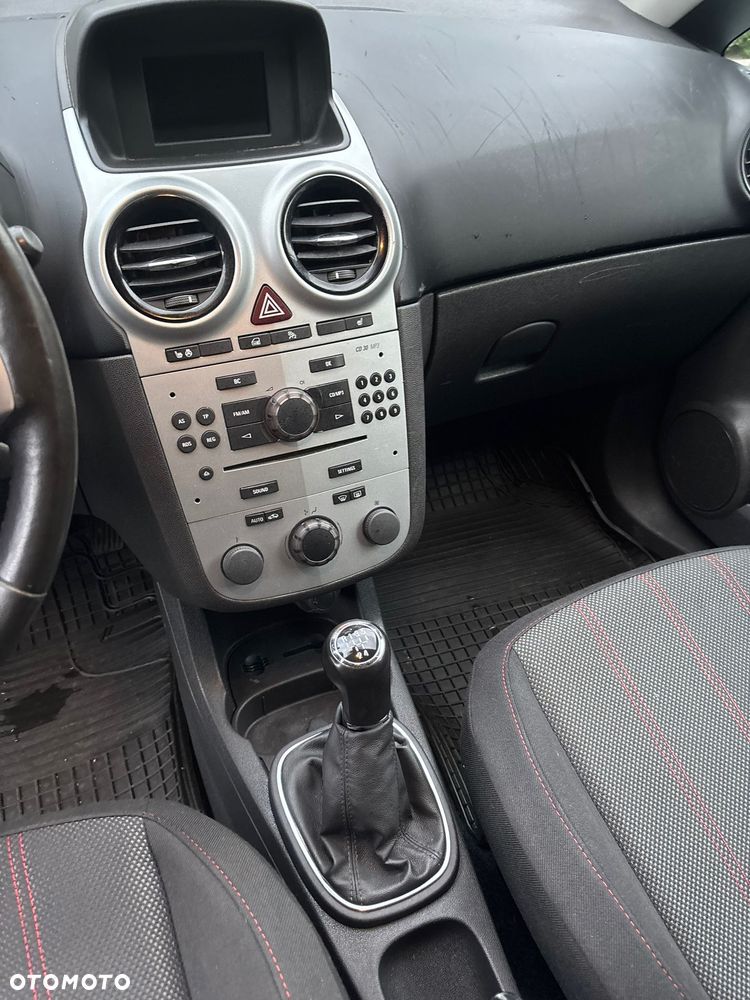 Opel Corsa 1.4 16V Sport - 19