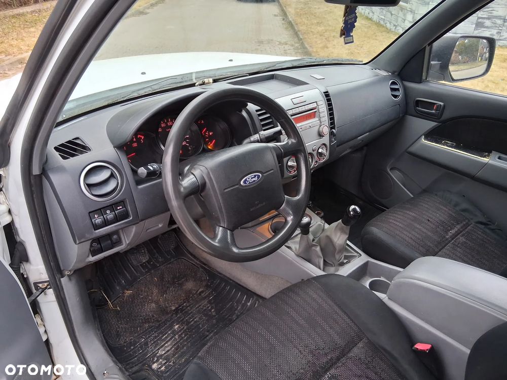 Ford Ranger 2.5 TDCi EC XLT 1 - 7