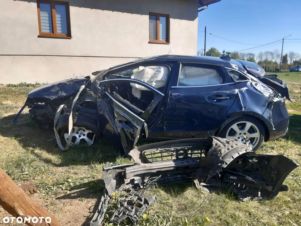 Volvo V40 T3 Momentum - 6
