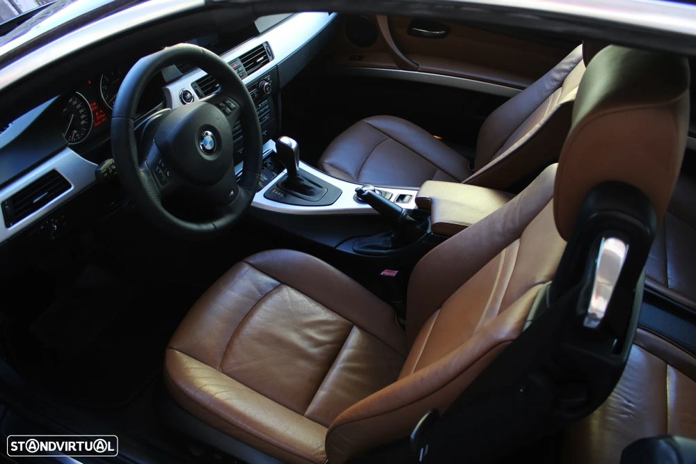 BMW 330 i Auto - 24