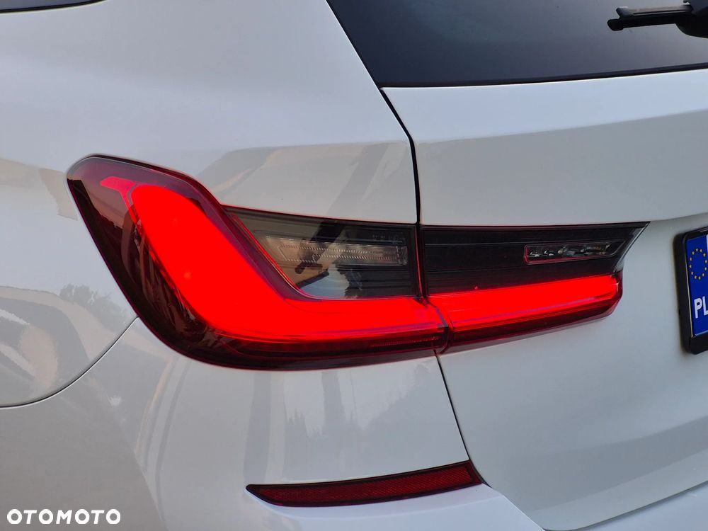 BMW Seria 3 318d MHEV - 31
