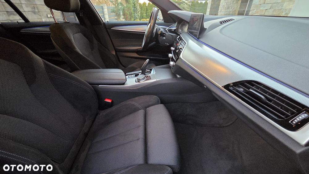 BMW Seria 5 530i xDrive M Sport sport - 22