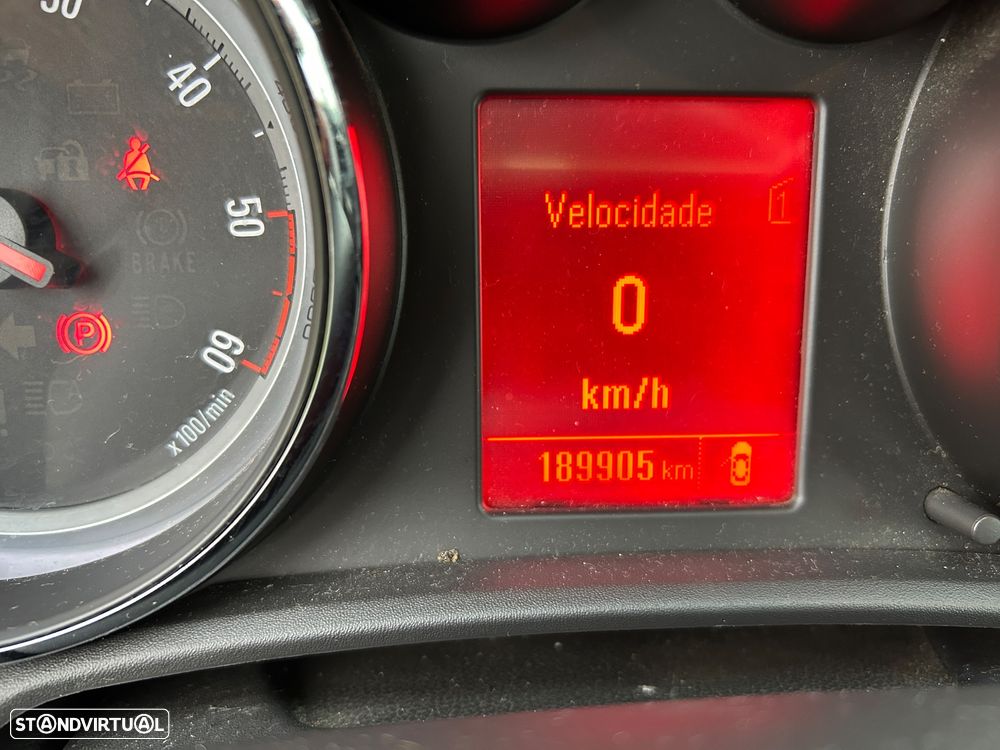 Opel Astra Sports Tourer - 10