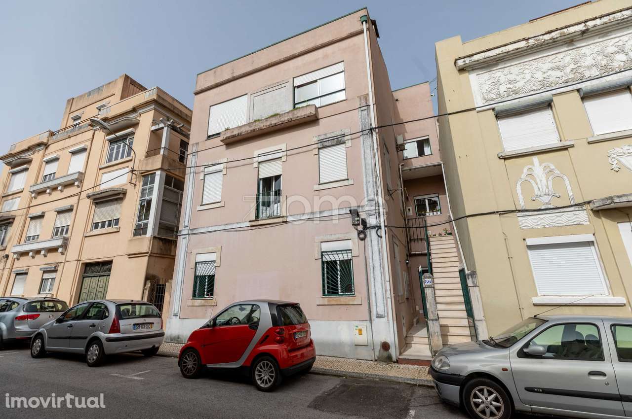 Prédio composto por dois apartamentos | Guerra Junqueiro | Coimbra - Grande imagem: 2/60