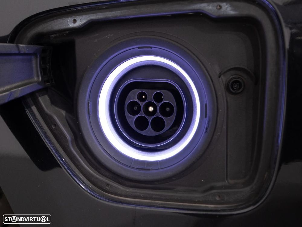 BMW 330 e iPerformance - 26