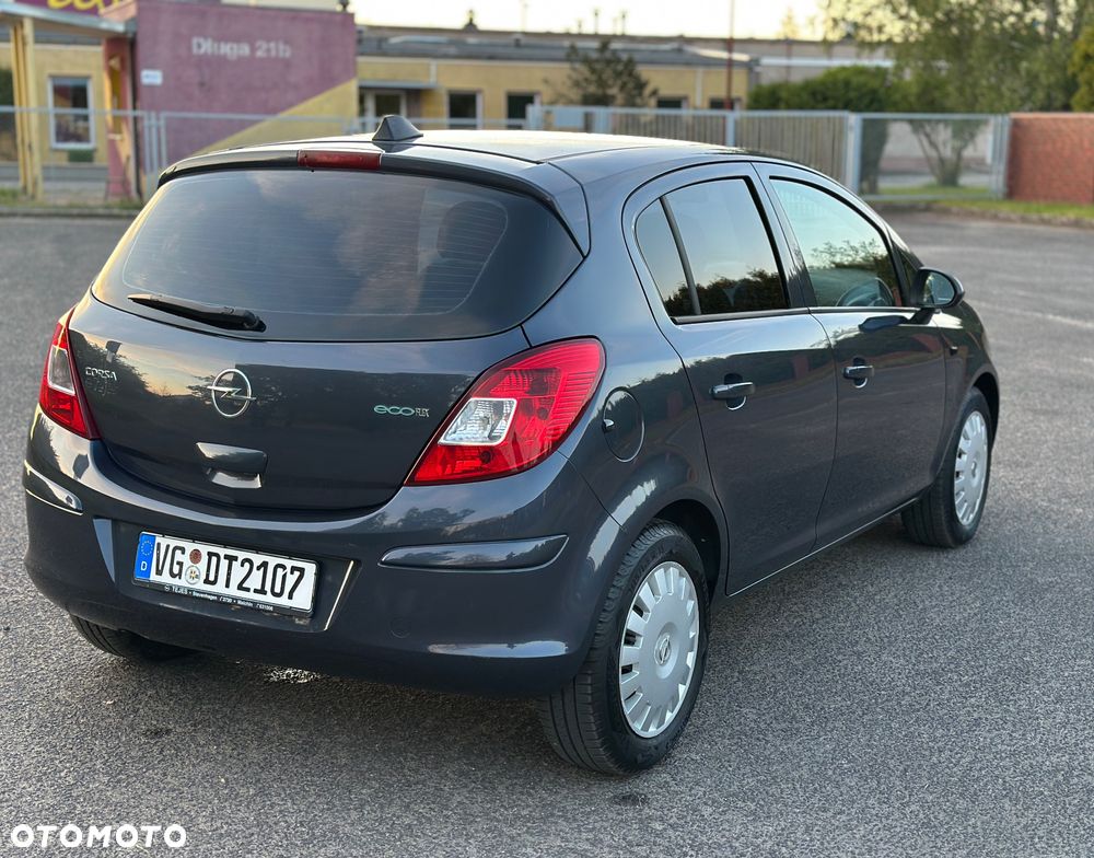 Opel Corsa 1.0 12V Cosmo - 11