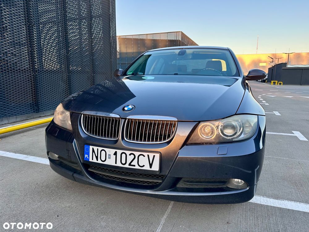 BMW Seria 3 318i - 1