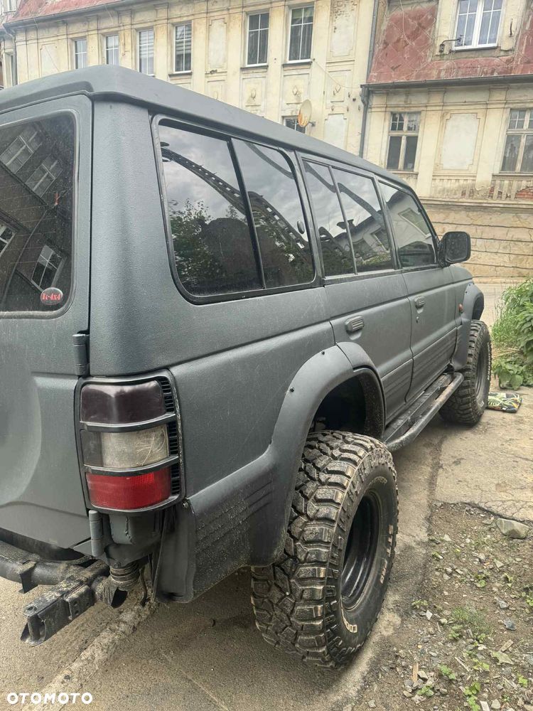 Mitsubishi Pajero - 4