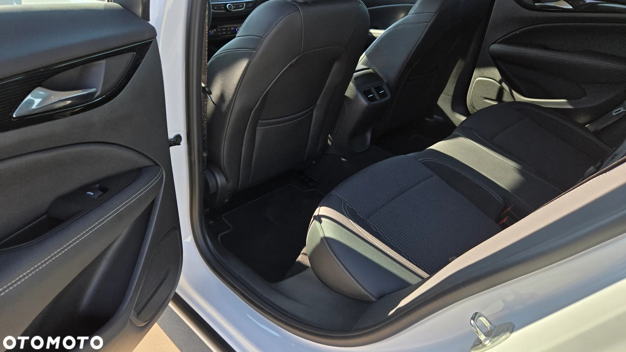 Opel Insignia 1.6 CDTI Innovation S&S - 19