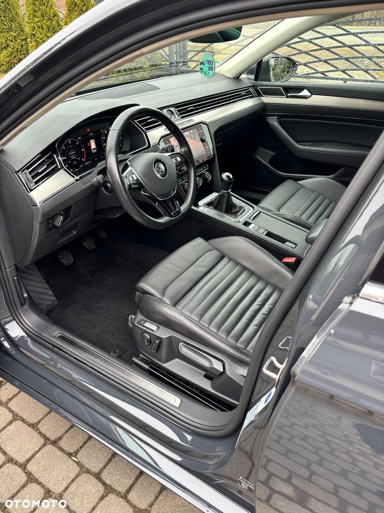 Volkswagen Passat 2.0 TDI EVO Elegance - 25