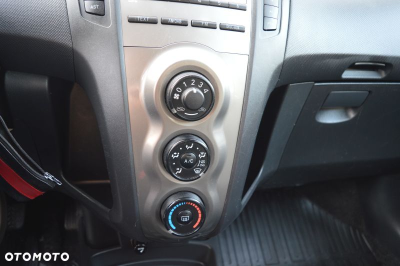 Toyota Yaris - 20