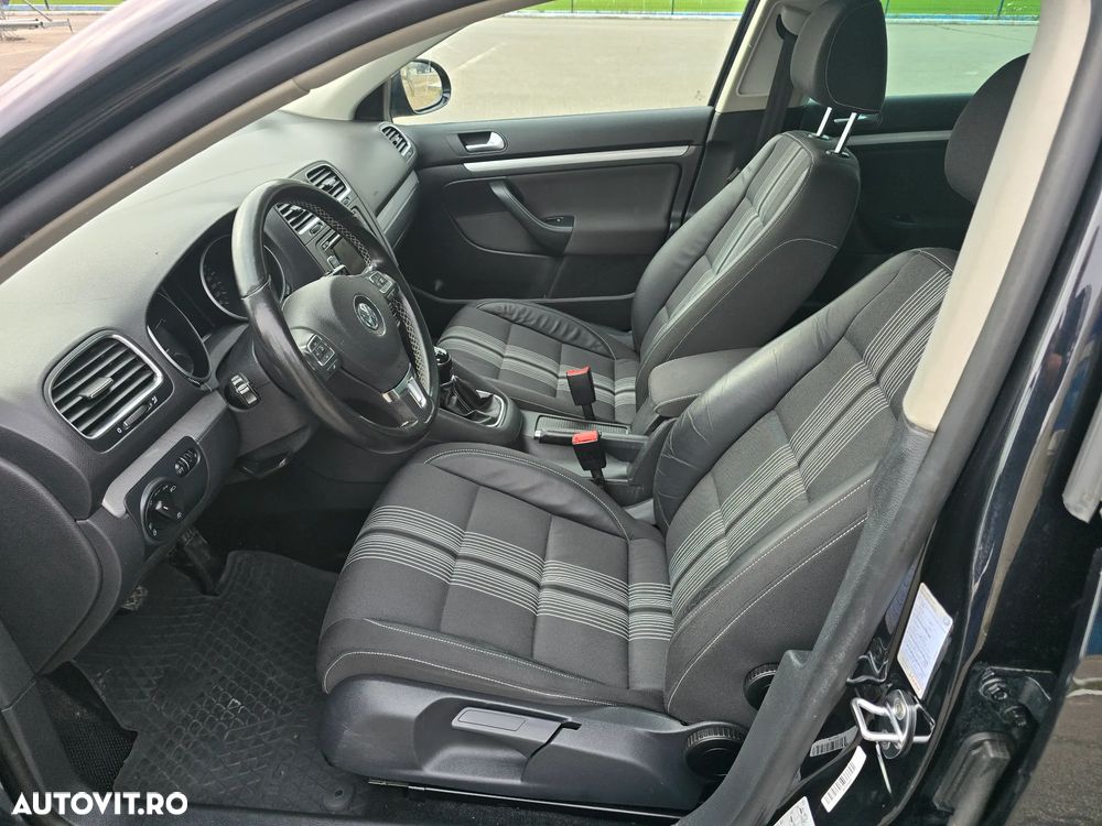 Volkswagen Golf - 10