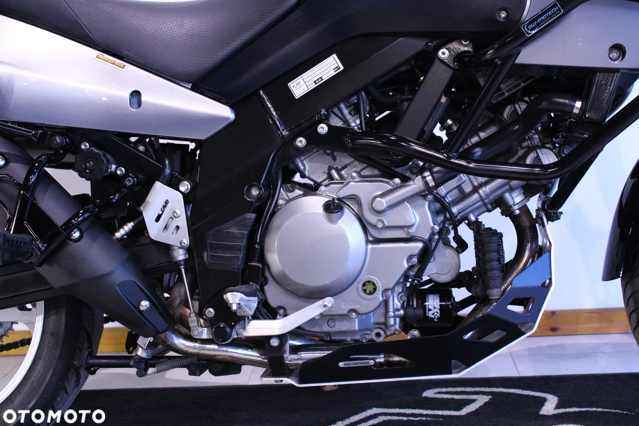 Suzuki DL - 18