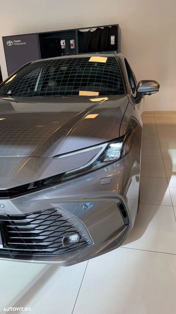 Toyota Camry - 33