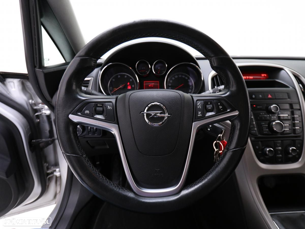 Opel Astra Sports Tourer - 12