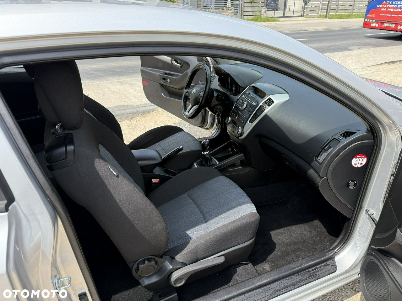 Kia ProCeed - 18