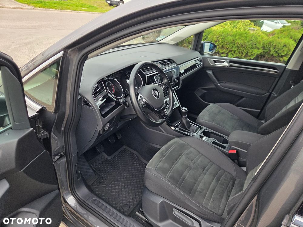 Volkswagen Touran 1.4 TSI (BlueMotion Technology) Highline - 9