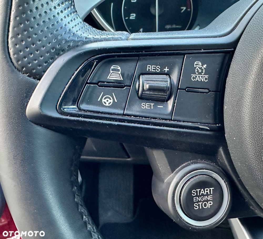 Alfa Romeo Giulia 2.0 Turbo - 21