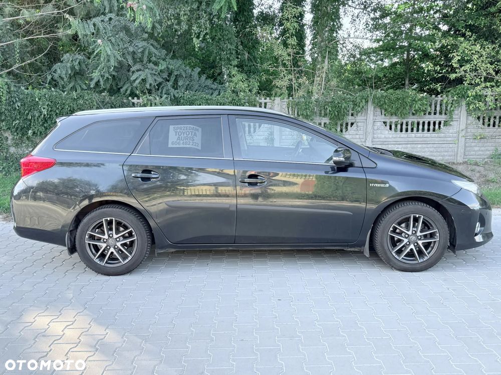 Toyota Auris 1.8 HSD Prestige - 8