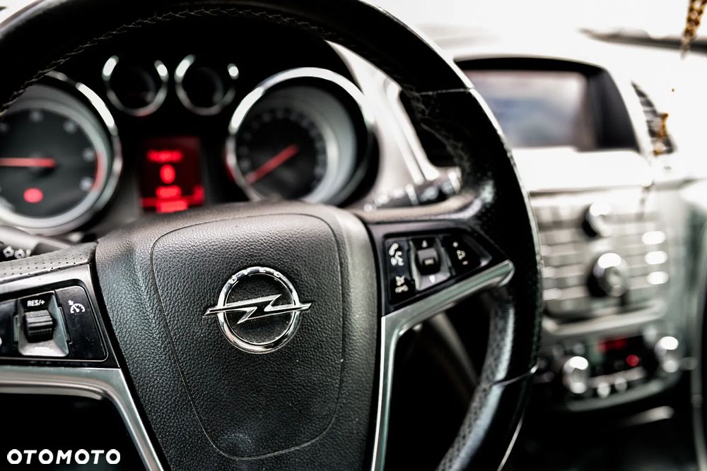 Opel Insignia 2.0 CDTI EcoFLEX Cosmo - 16