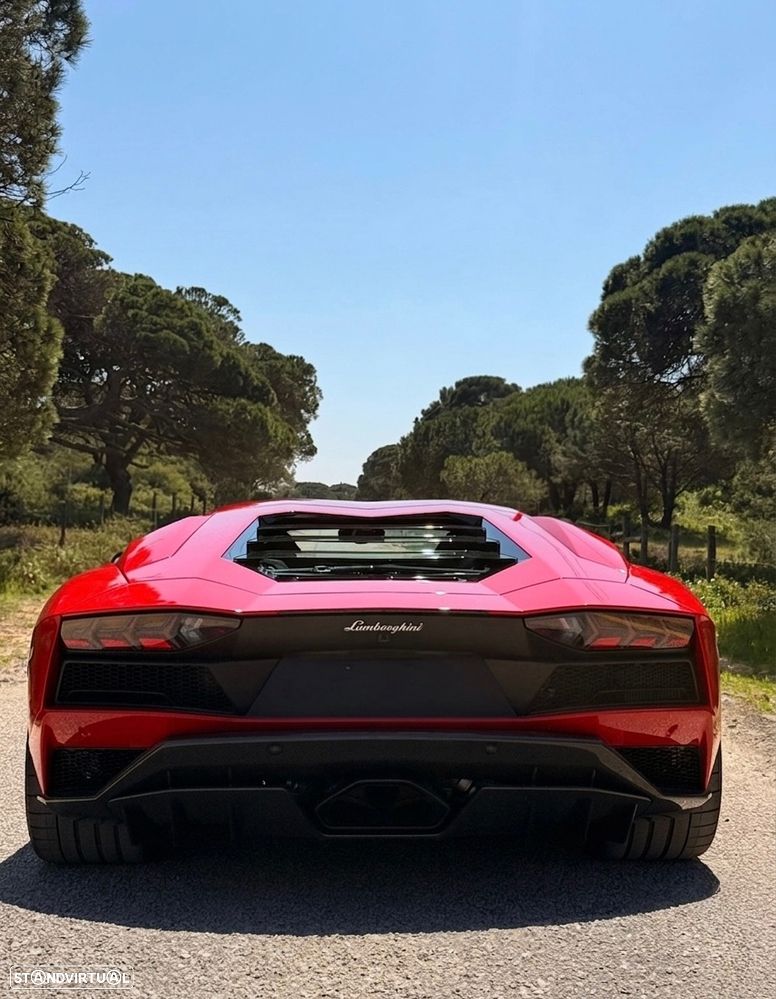 Lamborghini Aventador 6.5 V12 LP740-4 S - 7